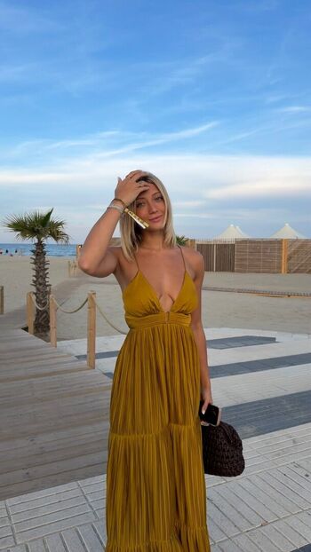 Full leaked Hello iris private onlyfans photo