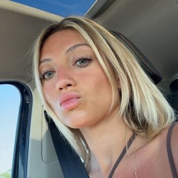 Full leaked Hello iris private onlyfans photo