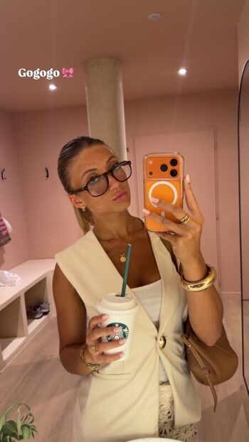 Full leaked Hello iris page private onlyfans photo