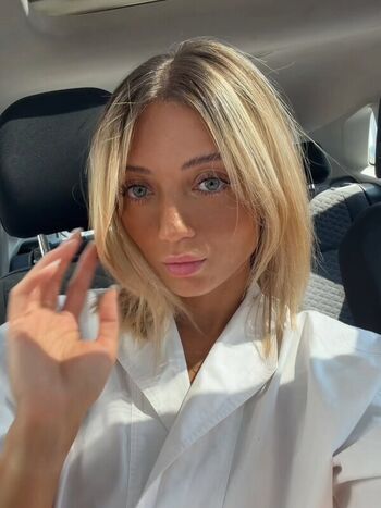 Full leaked Hello iris private onlyfans photo