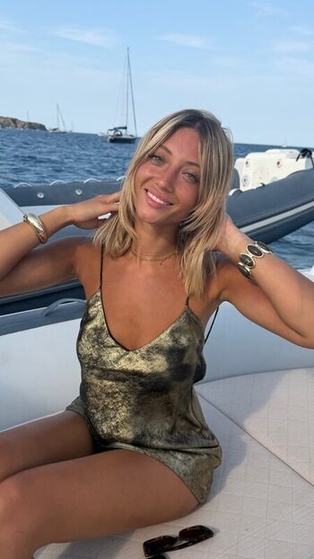 Full leaked Hello iris private onlyfans photo