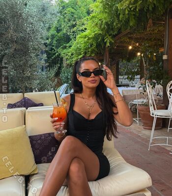 Full leaked Henna private onlyfans photo