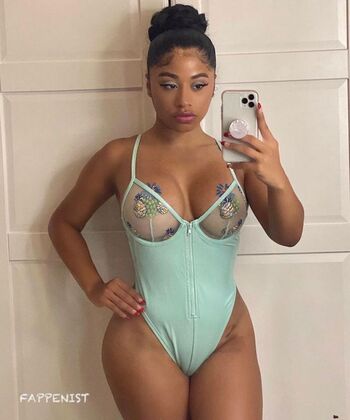 Full leaked Hennessycarolina private onlyfans photo