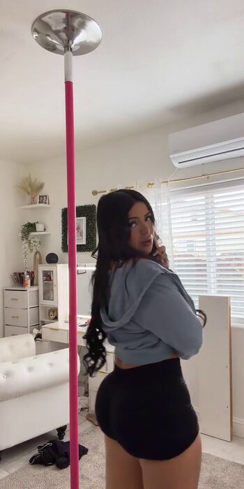 Full leaked Hermosa kari private onlyfans photo