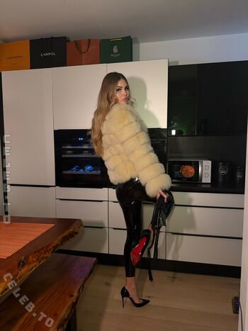 Full leaked Herrin bella private onlyfans photo