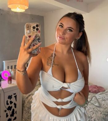 Full leaked Heyitsjules private onlyfans photo