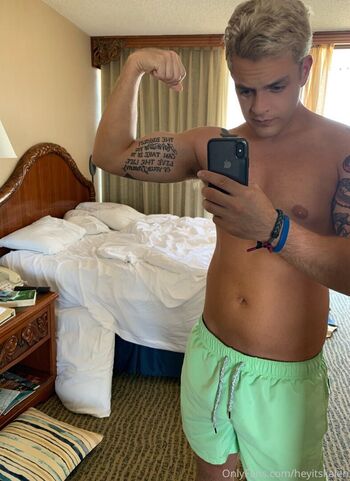Full leaked Heyitskalen private onlyfans photo