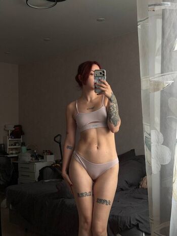Full leaked Heylee page private onlyfans photo