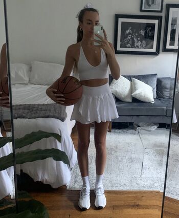 Full leaked Heymoll private onlyfans photo