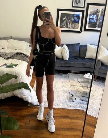 Full leaked Heymoll private onlyfans photo