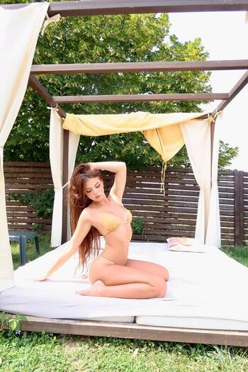 Full leaked Heyselova private onlyfans photo