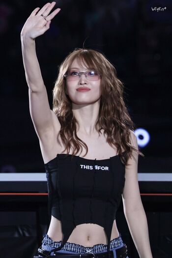 Hirai Momo