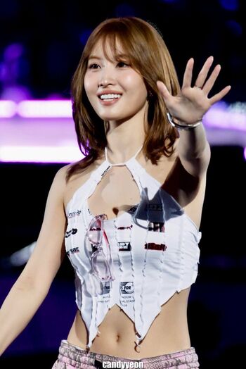 Hirai Momo