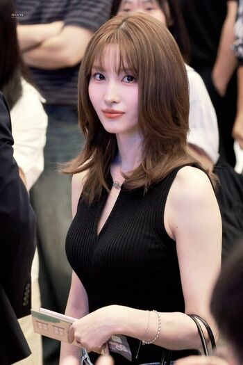 Hirai Momo