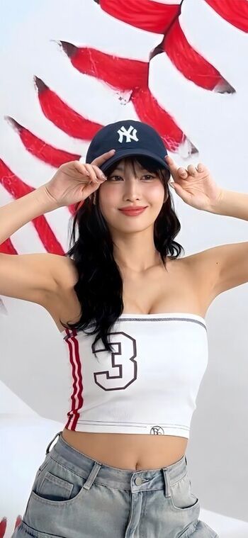 Hirai Momo