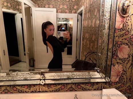 Full leaked Holly lim private onlyfans photo