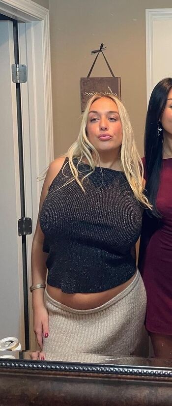 Full leaked Holly youpa private onlyfans photo