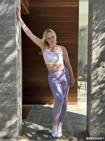 Full leaked Hollylolly private onlyfans photo