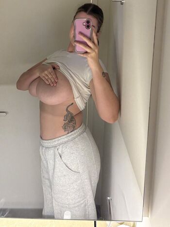 Full leaked Holybribriii private onlyfans photo