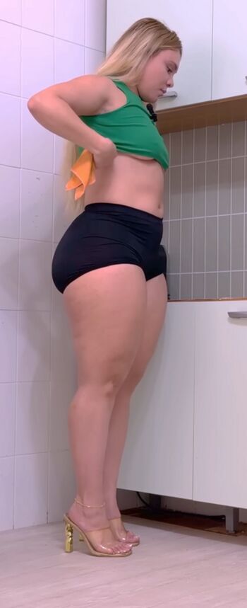 Full leaked Homemaking private onlyfans photo