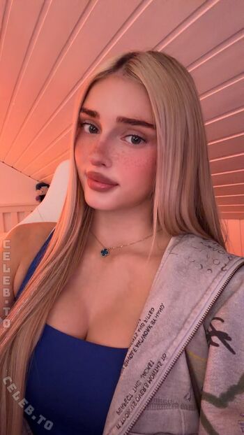 Full leaked Honeypuu private onlyfans photo