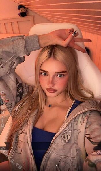 Full leaked Honeypuu private onlyfans photo