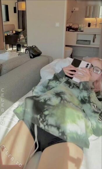 Full leaked Honeypuu private onlyfans photo