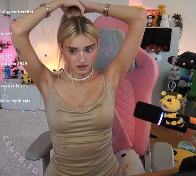 Full leaked Honeypuu  page private onlyfans photo