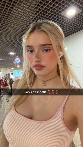 Full leaked Honeypuu page private onlyfans photo
