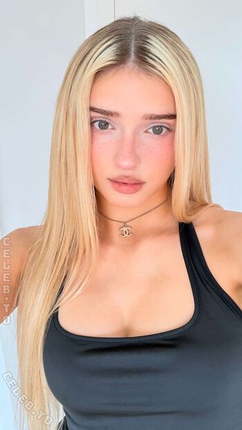Full leaked Honeypuu page private onlyfans photo