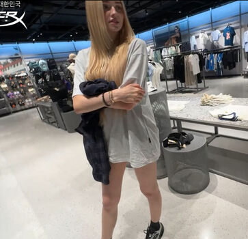 Full leaked Honeypuu private onlyfans photo