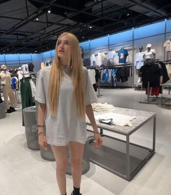 Full leaked Honeypuu private onlyfans photo
