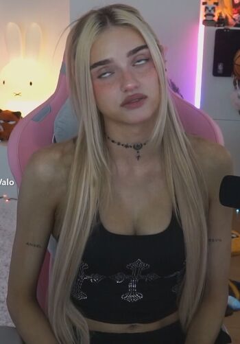 Full leaked Honeypuu private onlyfans photo