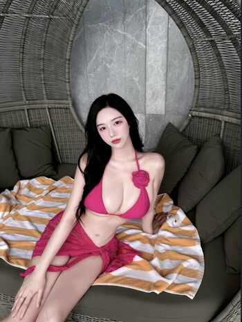 Full leaked Honeyvivi private onlyfans photo