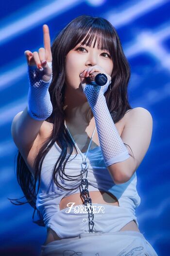 Hong Eunchae 홍은채 | LESSERAFIM