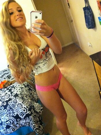 Full leaked Hooters girls private onlyfans photo
