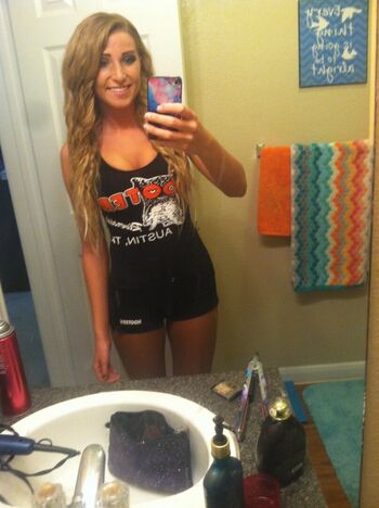 Full leaked Hooters girls private onlyfans photo
