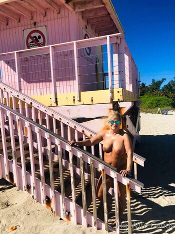 Full leaked Hot wife candy private onlyfans photo