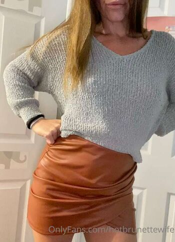 Hotbrunettewife