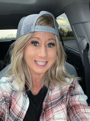 Full leaked Hotmom page private onlyfans photo