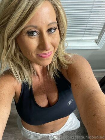 Full leaked Hotmom private onlyfans photo