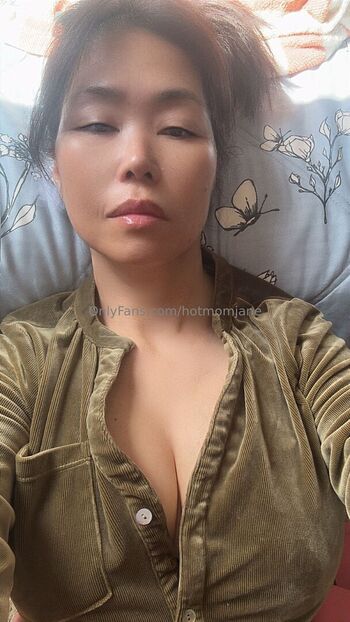Full leaked Hotmomjane private onlyfans photo