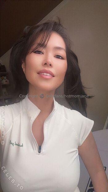 Hotmomjane