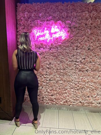 Full leaked Hotwife ellie private onlyfans photo