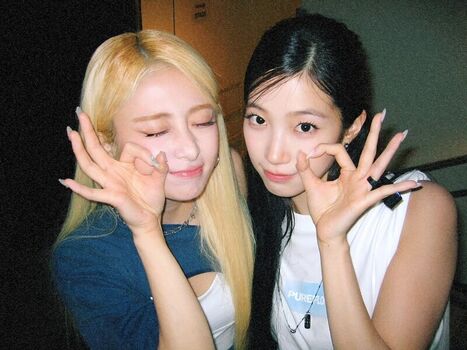 Full leaked Huh yunjin private onlyfans photo