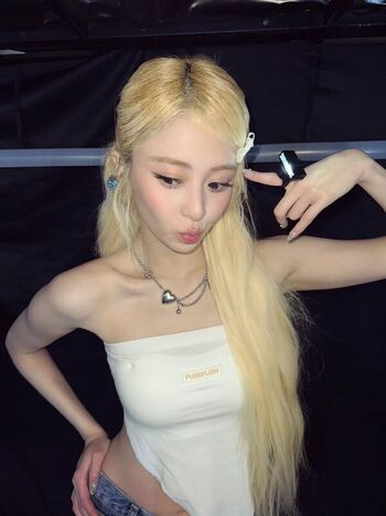Huh Yunjin 허윤진