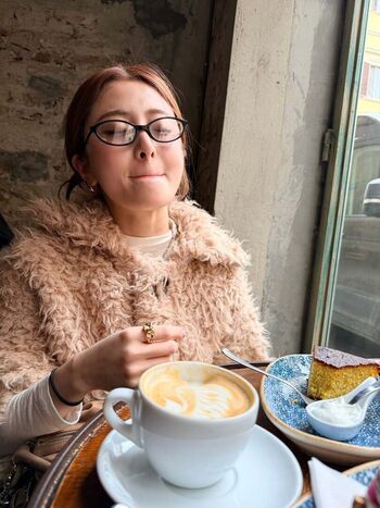 Huh Yunjin 허윤진