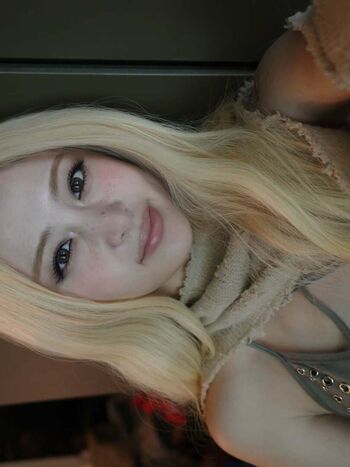 Full leaked Huh yunjin  page private onlyfans photo