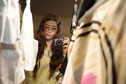 Huh Yunjin 허윤진