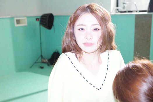 Huh Yunjin 허윤진